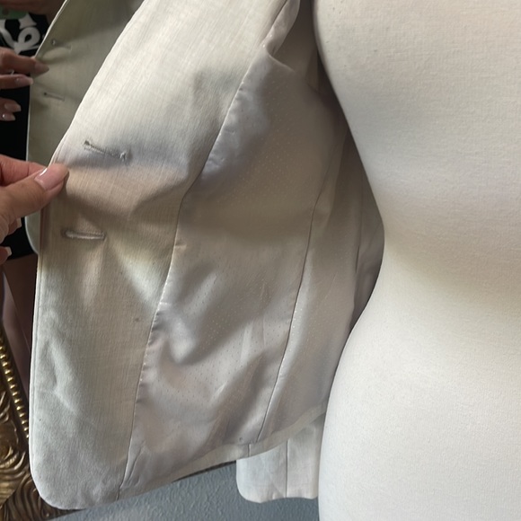 The Limited Cream Blazer with Pockets - Picture 4 of 13
